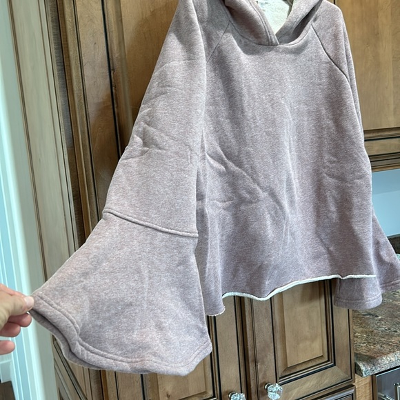 Melrose & Market pink/purple hoodie w bell sleeves. Raw hem. Size small NWOT - Picture 3 of 6